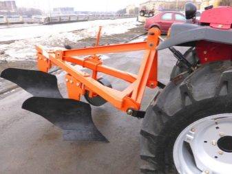 d01942593be121938781dd409caa9ad2 Как отрегулировать плуг на минитрактор двухкорпусный