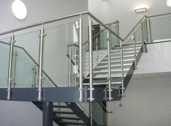 Высота ограждения лестниц в общественных зданиях