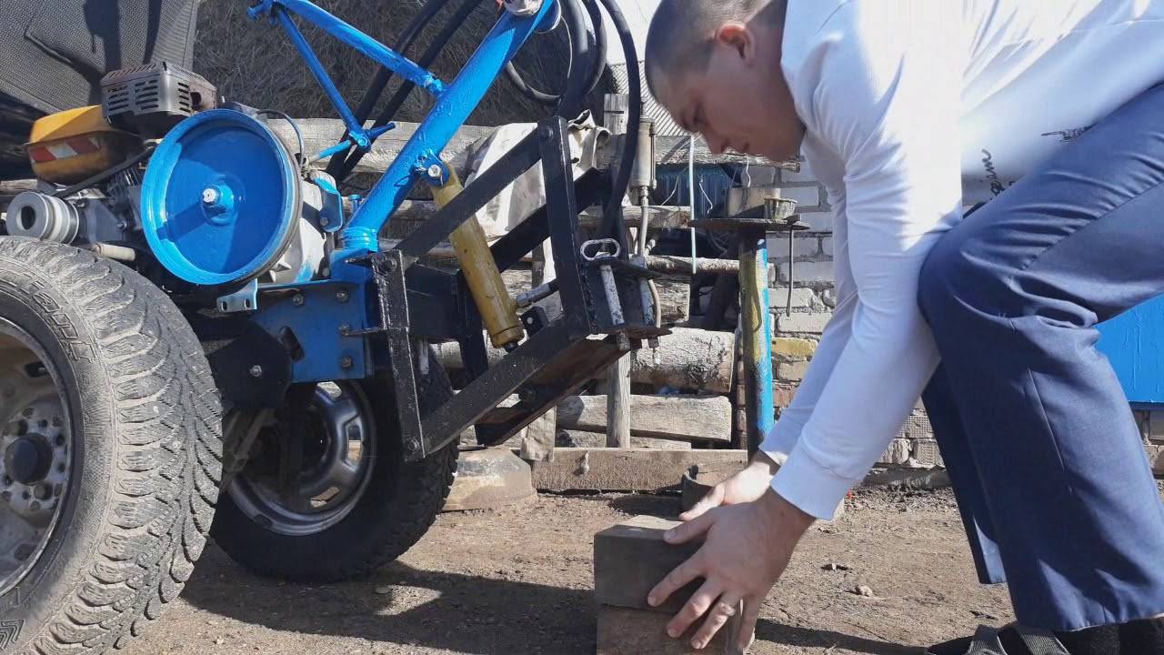 826d29f93efb7f6ea3a2478615bf4c61 Как отрегулировать плуг на минитрактор двухкорпусный