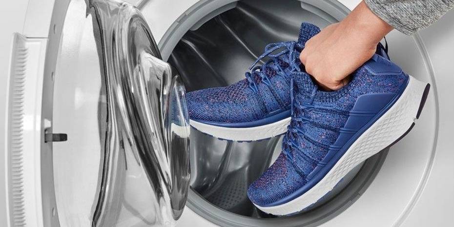 Как правильно стирать кроссовки в стиральной машине и очистить вручную в домашних условиях