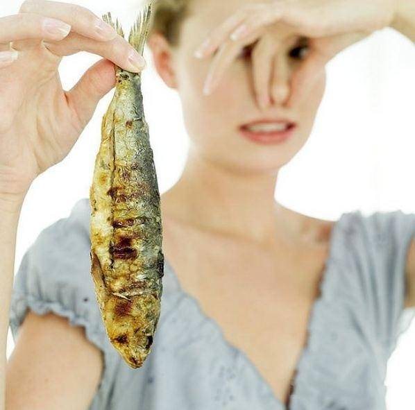 Как устранить запах рыбы в квартире?