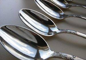 kak pochistit melhiorovye lozhki v