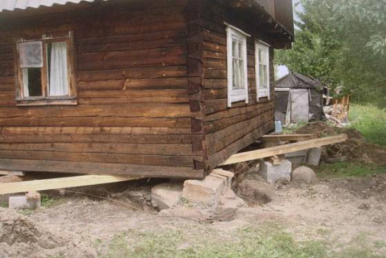 Как подлить фундамент под старый деревянный дом