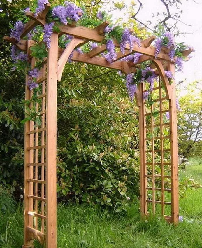 Деревянная арка для сада – красота своими руками
