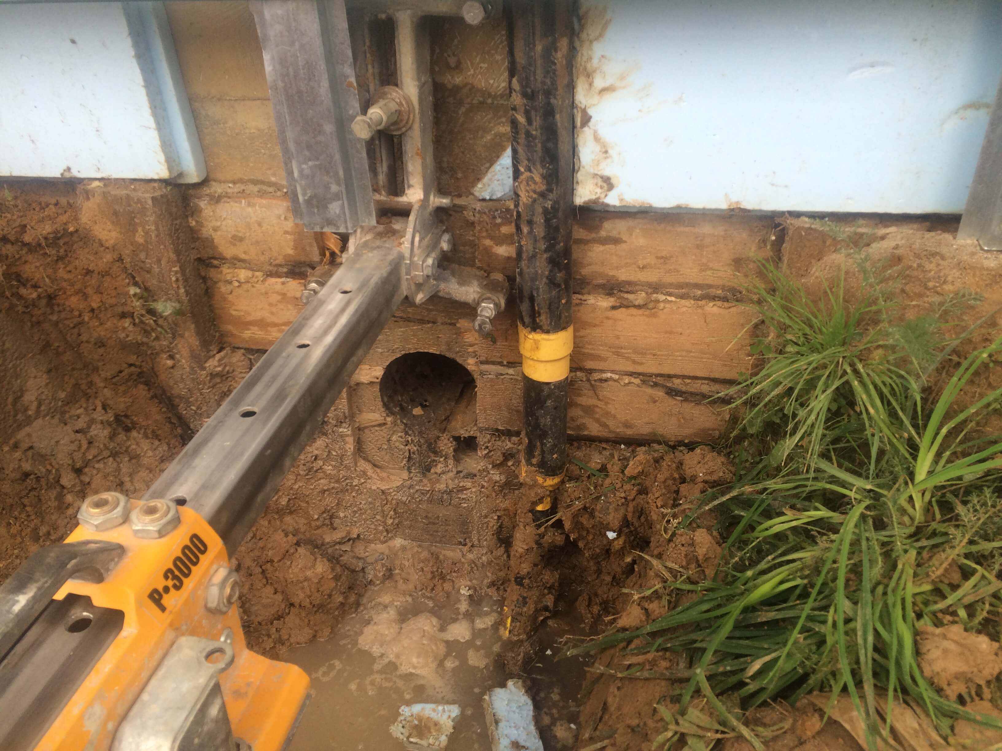 Как сделать отверстие в фундаменте под канализацию или водопровод