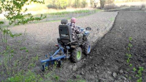 d33c48ca5a3b7ad51551679bdd0b8aea Как отрегулировать плуг на минитрактор двухкорпусный