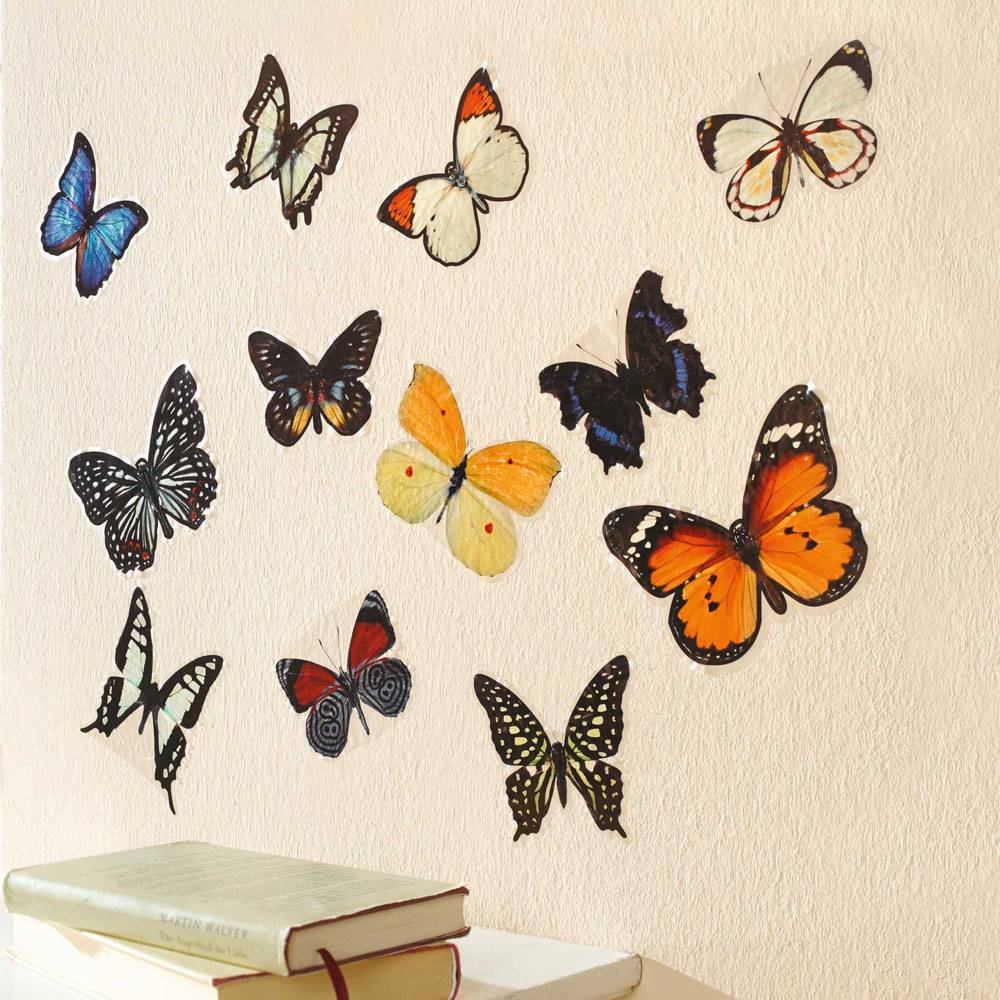 Бабочки клеит. Бабочки на стену. Объемные наклейки на стену. Бабочки украшение на стену. Бабочки для декора.