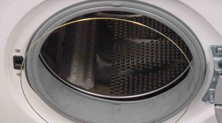 Что делать, если в стиральной машине порвалась резинка между барабаном и дверкой
