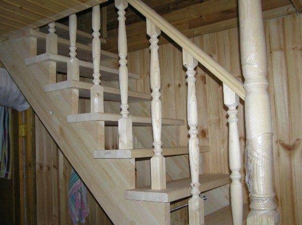 Деревянная конструкция наиболее проста в изготовлении