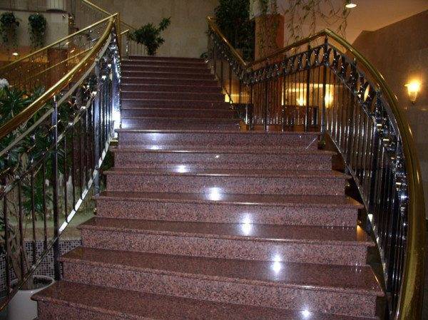 Фото лестницы и ступеней из гранита Фото лестницы и ступеней из гранита