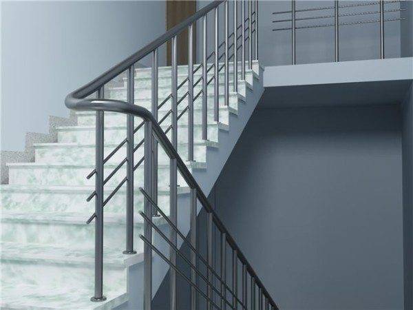 Лестницы основного назначения мало отличаются от гражданских конструкций.