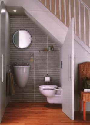 Санузел в частном доме 58 фото планировка под лестницей на второй этаж как устроить вентиляцию в ванной и туалете на даче оптимальные размеры и интересные проекты
