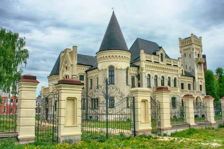 Купить замок в россии недвижимость купить землю в грузии под сельское хозяйство